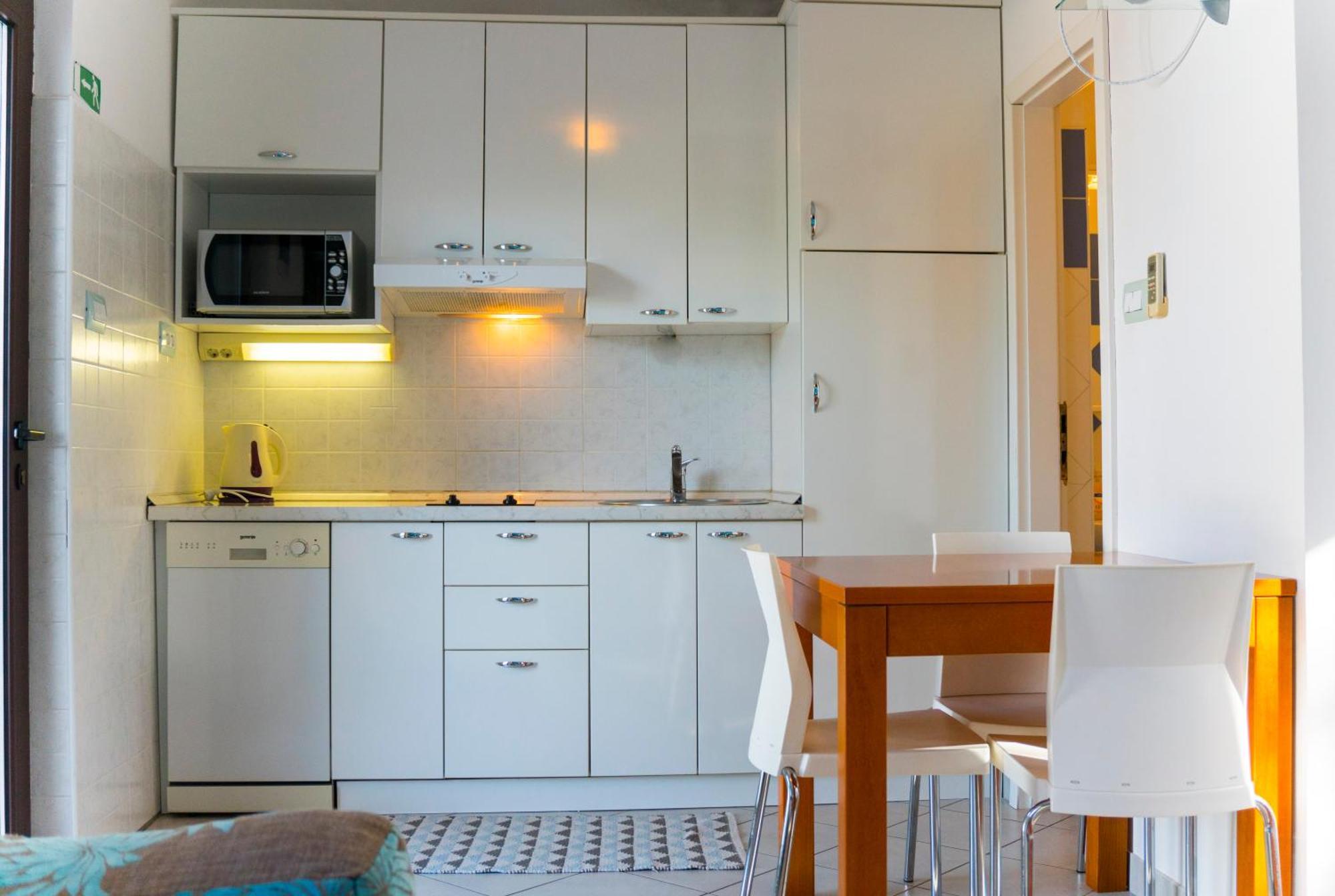 The Sea House Apartments Vis Room photo